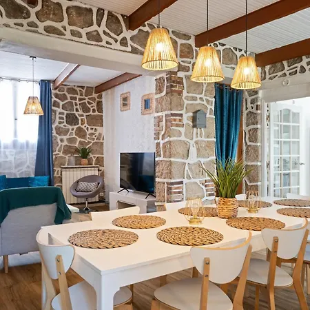 Holiday home Maison De Familiale, 5 Chambres, Terrasse, A 20 Minutes Du Centre *