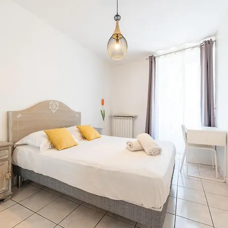 Maison De Familiale, 5 Chambres, Terrasse, A 20 Minutes Du Centre * ニース
